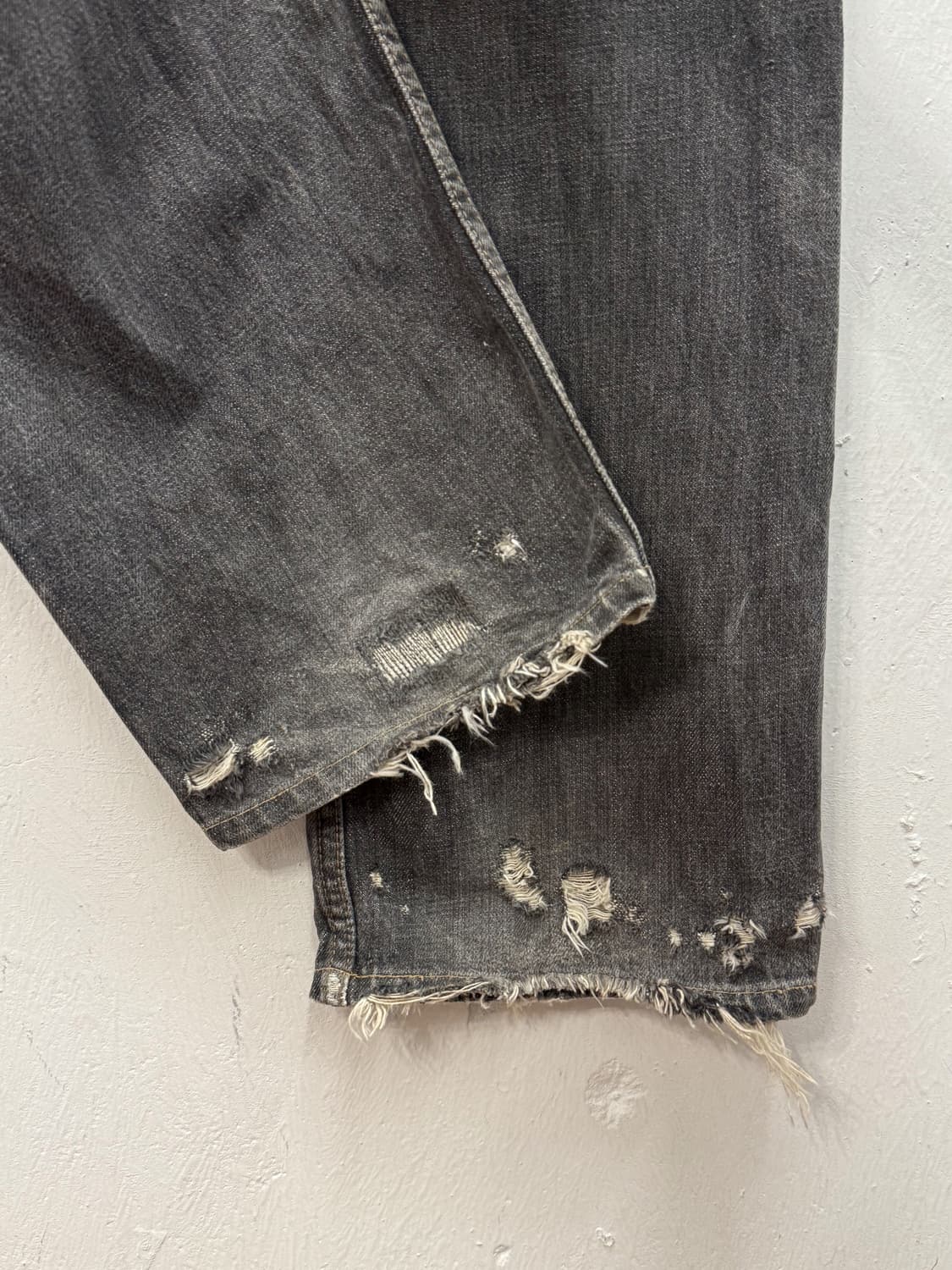 00s Levi’s 501 Distressed Straight Black 상품이미지4