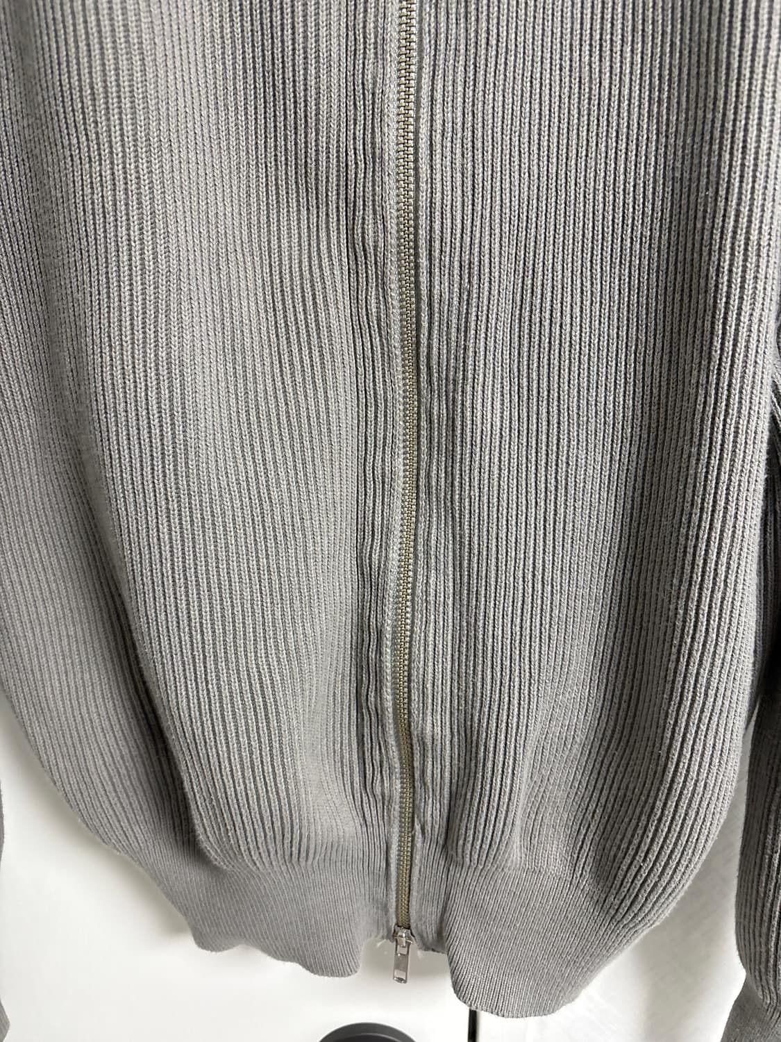 마티스 더 큐레이터 니트집업 그레이 2사이즈 상품이미지2