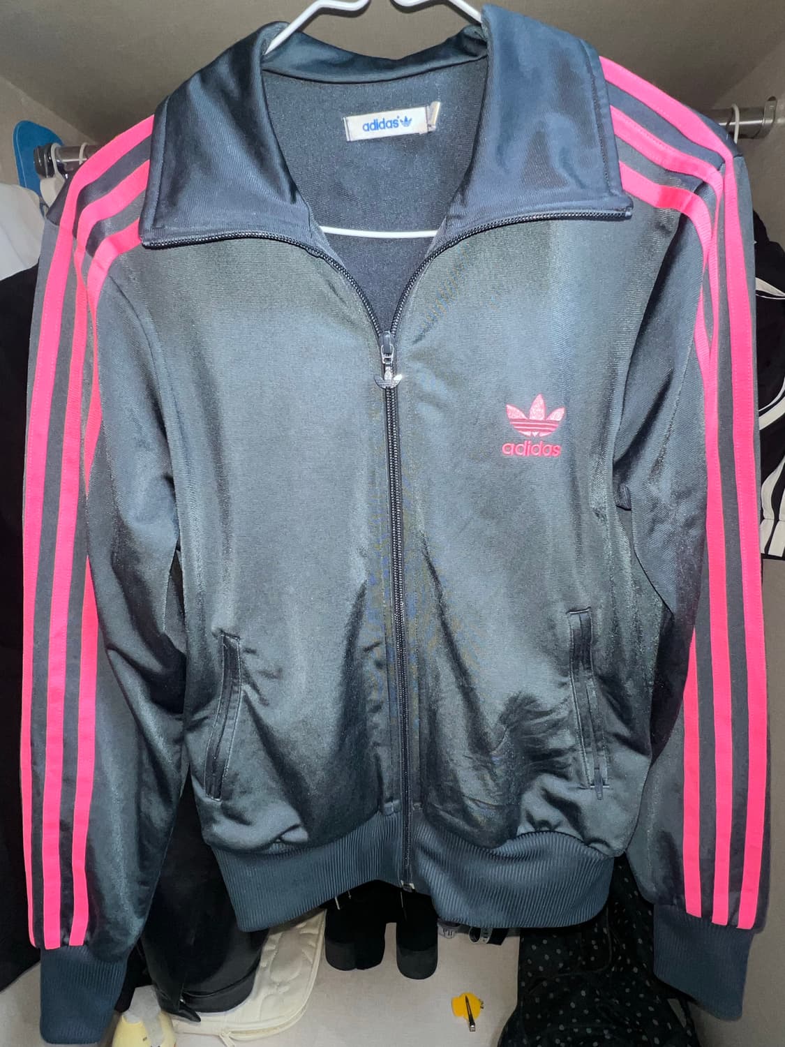 아디다스 우먼 핑크 파이어버드 져지 핑크 라인 차콜 트랙탑 상품이미지1