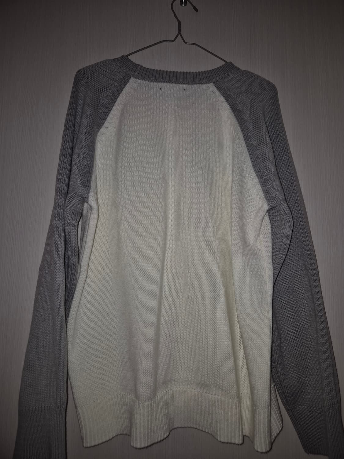 스포티에이드 입질 회색흰색 배색 나그랑 니트 Free 상품이미지3