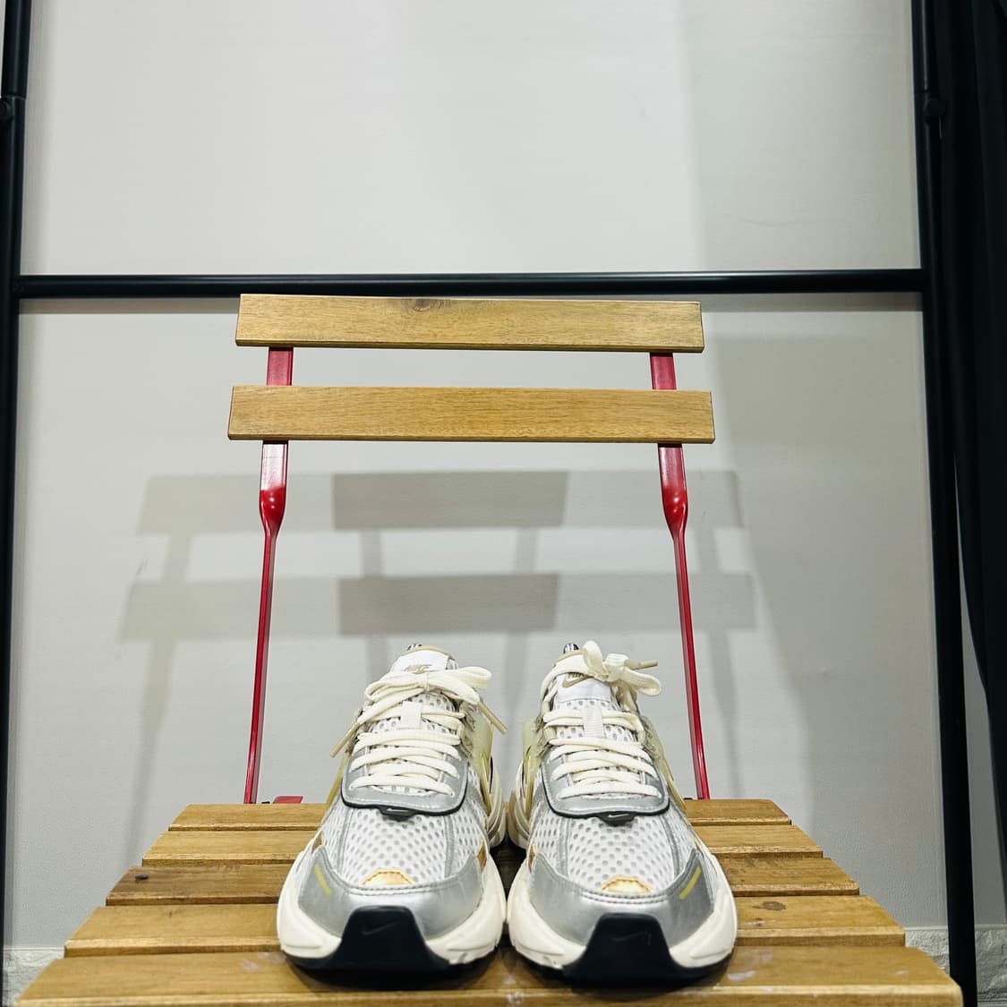 235) 나이키 운동화 여성 여자 신발 V2k 메탈릭 런 상품이미지2