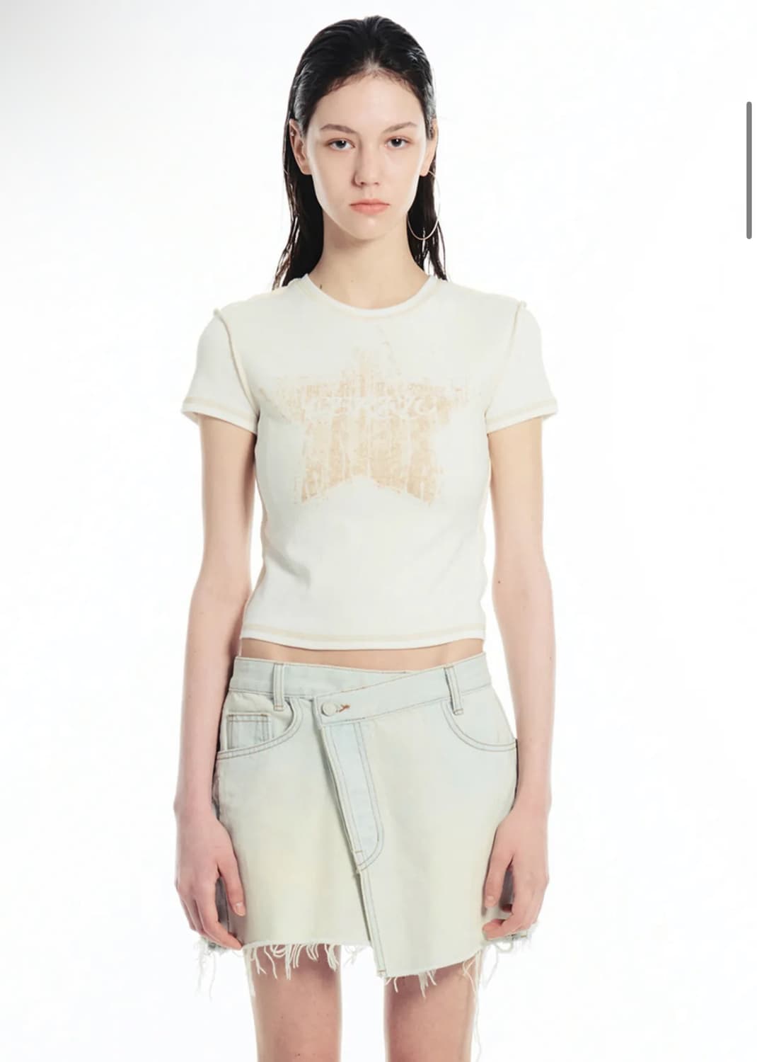 [새 제품] CERRIC 로고 포인트 그래픽 반팔 티셔츠 상품이미지1