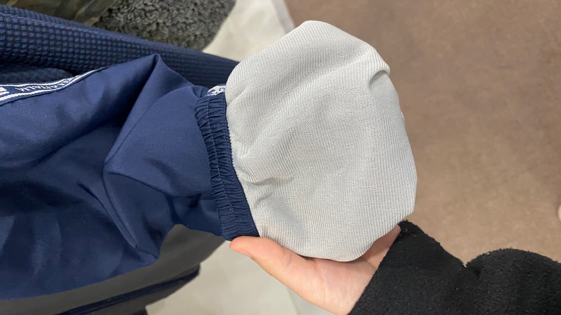 FILA 네이비 그레이 배색 로고 테이프 바람막이 상품이미지6