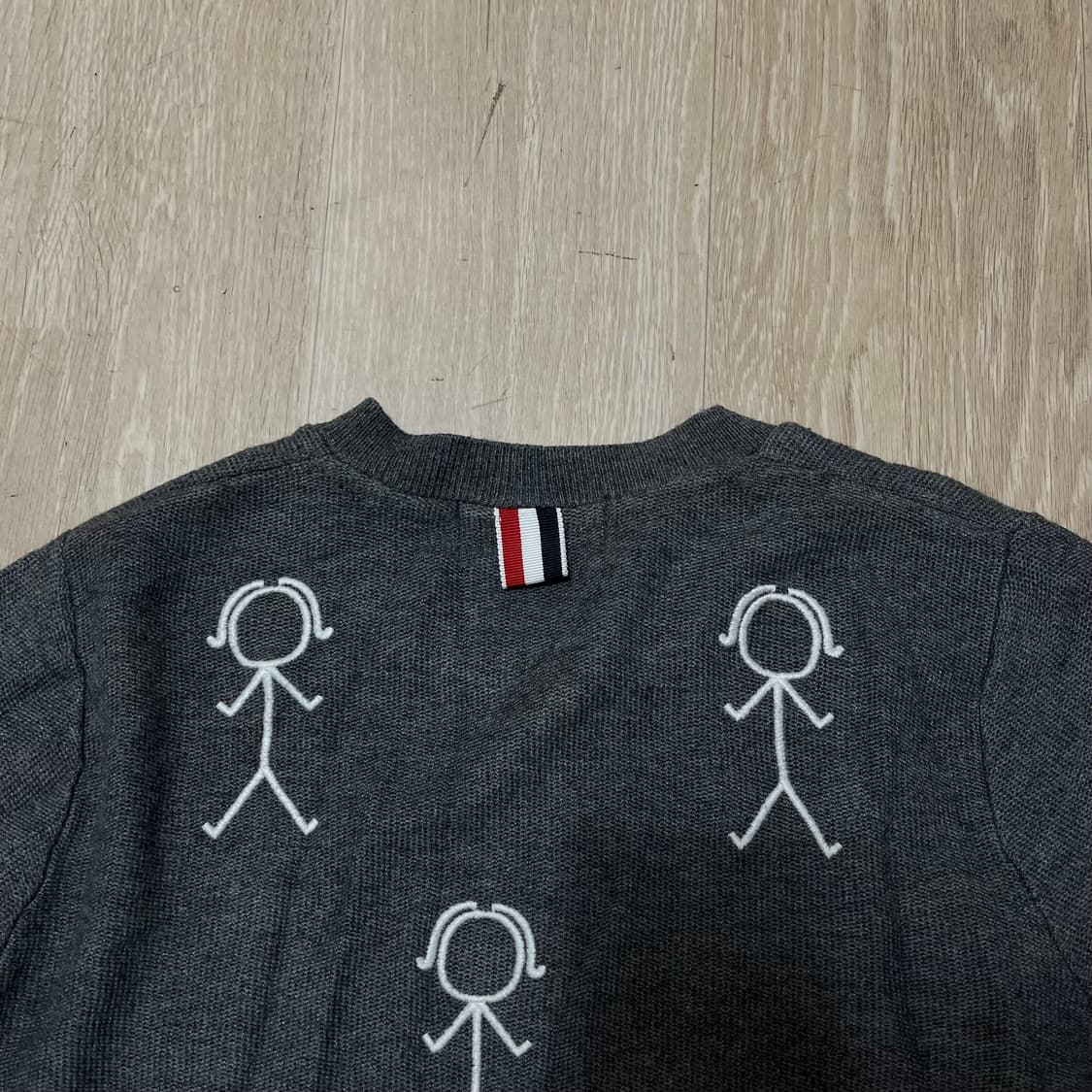 톰브라운 여성 미스터 톰 자수 사선 완장 가디건 상품이미지7