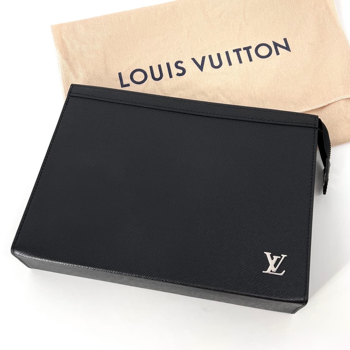 루이비통 LV 타이가 포쉐트 보야주 클러치백 블랙 (M30450) 상품이미지3