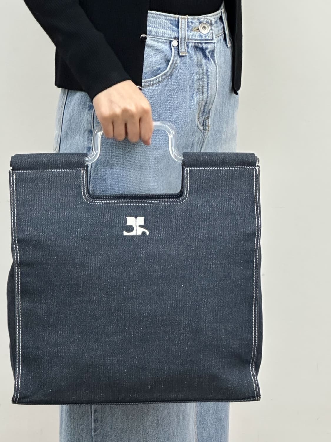 courreges / 꾸레쥬 아크릴 핸들 데님 토트백 상품이미지9