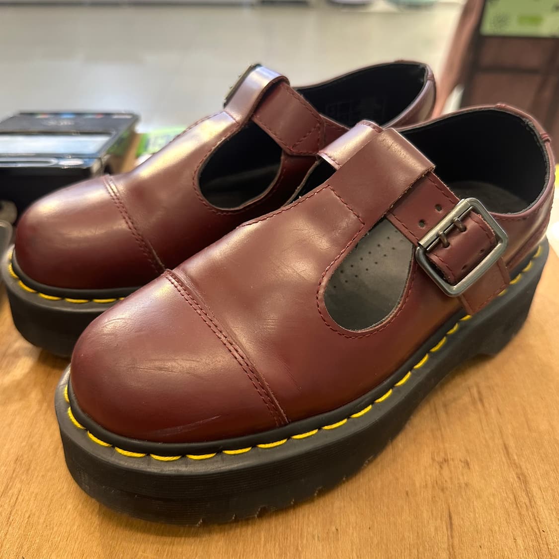 닥터마틴 메리제인 쿼드 ‘버건디’ 상품이미지1