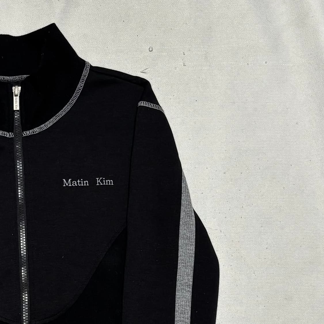 Free 마땡킴 하이넥 블랙 집업 상품이미지1