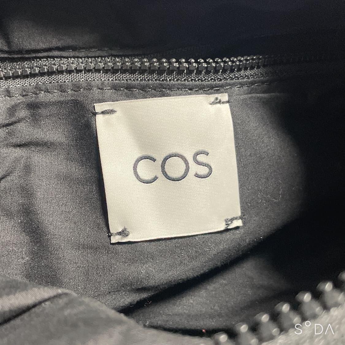 코스 셔링 숄더 크로스백 블랙 상품이미지8