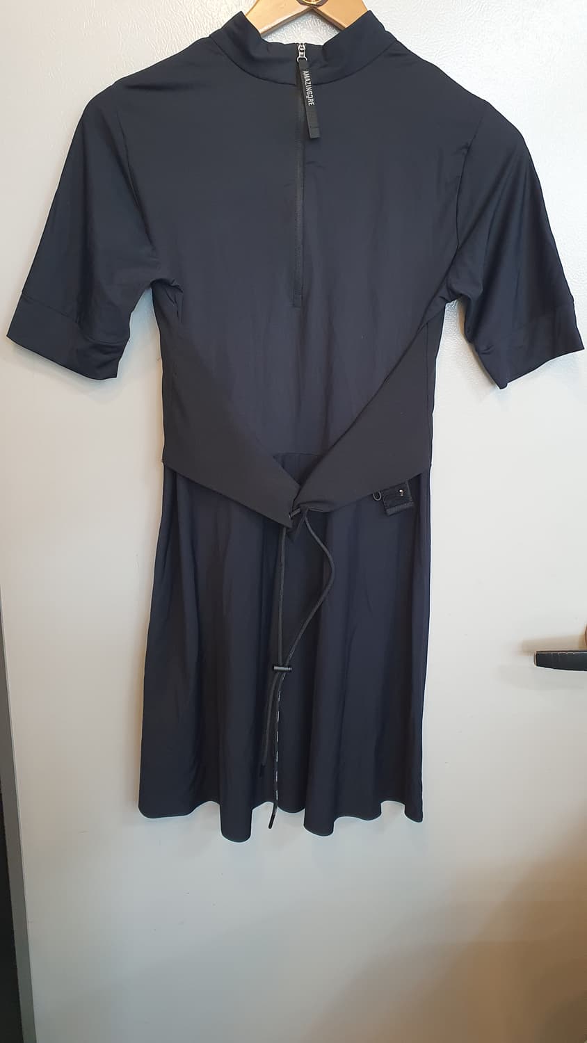 여성  골프 어메이징크리 블랙냉감반팔원피스 m사이즈 상품이미지3