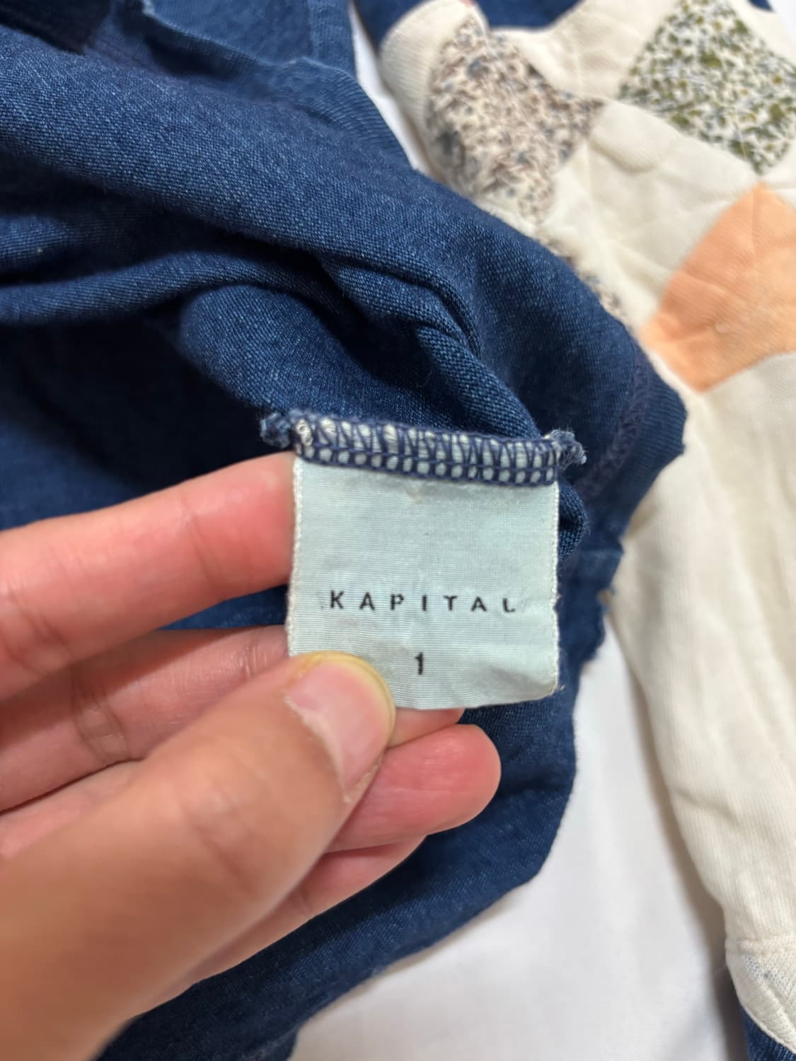 캐피탈 긴팔 티 상품이미지3