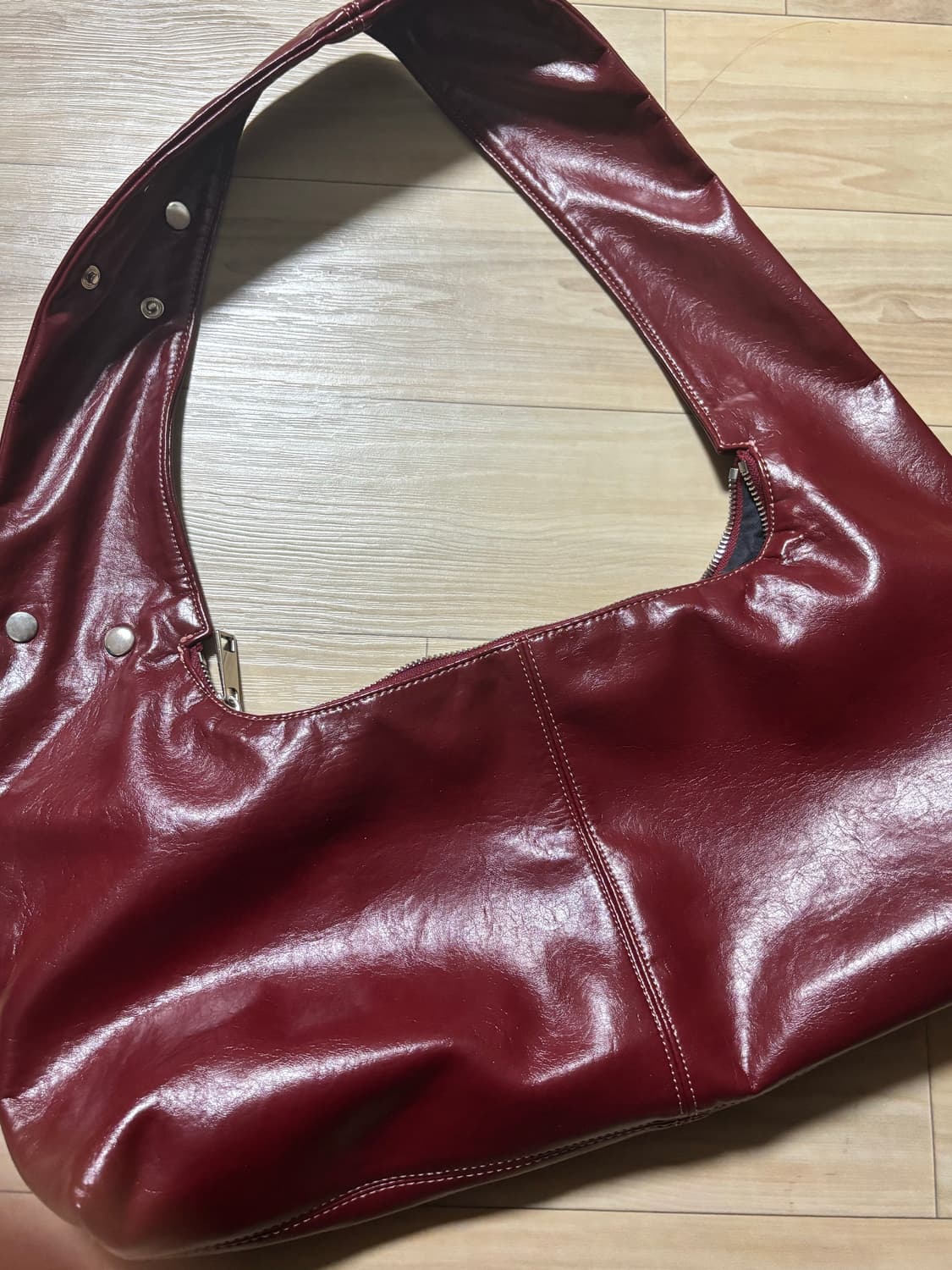 Hieta 히에타 체리레드 호보백 상품이미지3