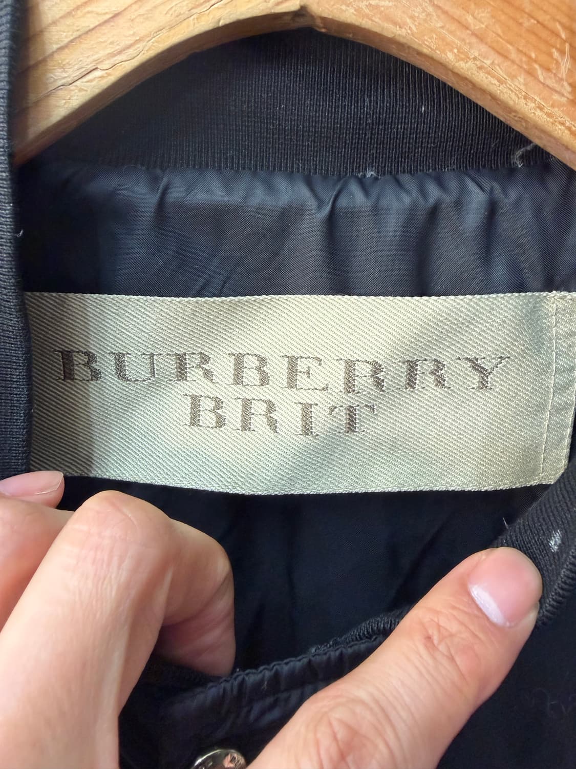 정품) 버버리 남성 로고 패딩 봄버 자켓 XL 상품이미지7