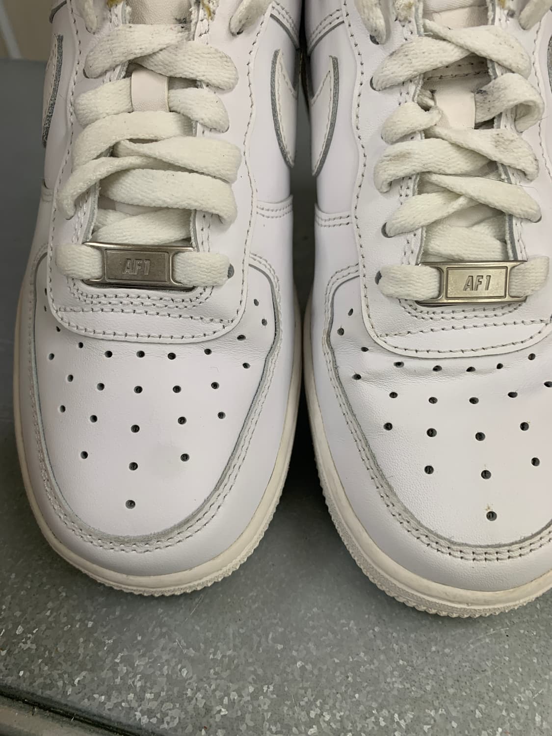 나이키 에어포스 1 로우 화이트 230 상품이미지9