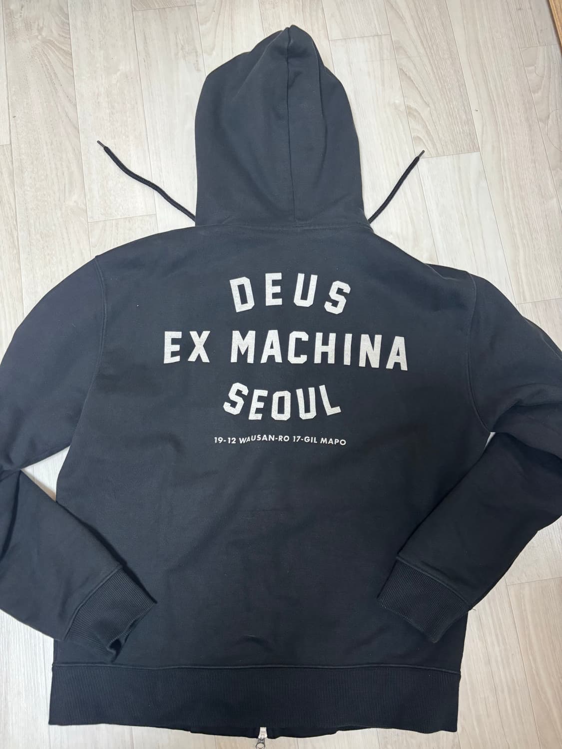 데우스 엑스 마키나 서울 후드집업 상품이미지3