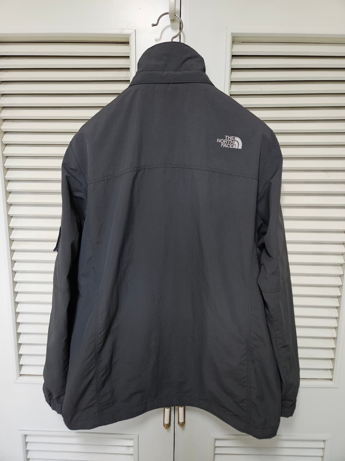 노스페이스 블랙 바람막이 자켓 어깨포켓 L 100 상품이미지2