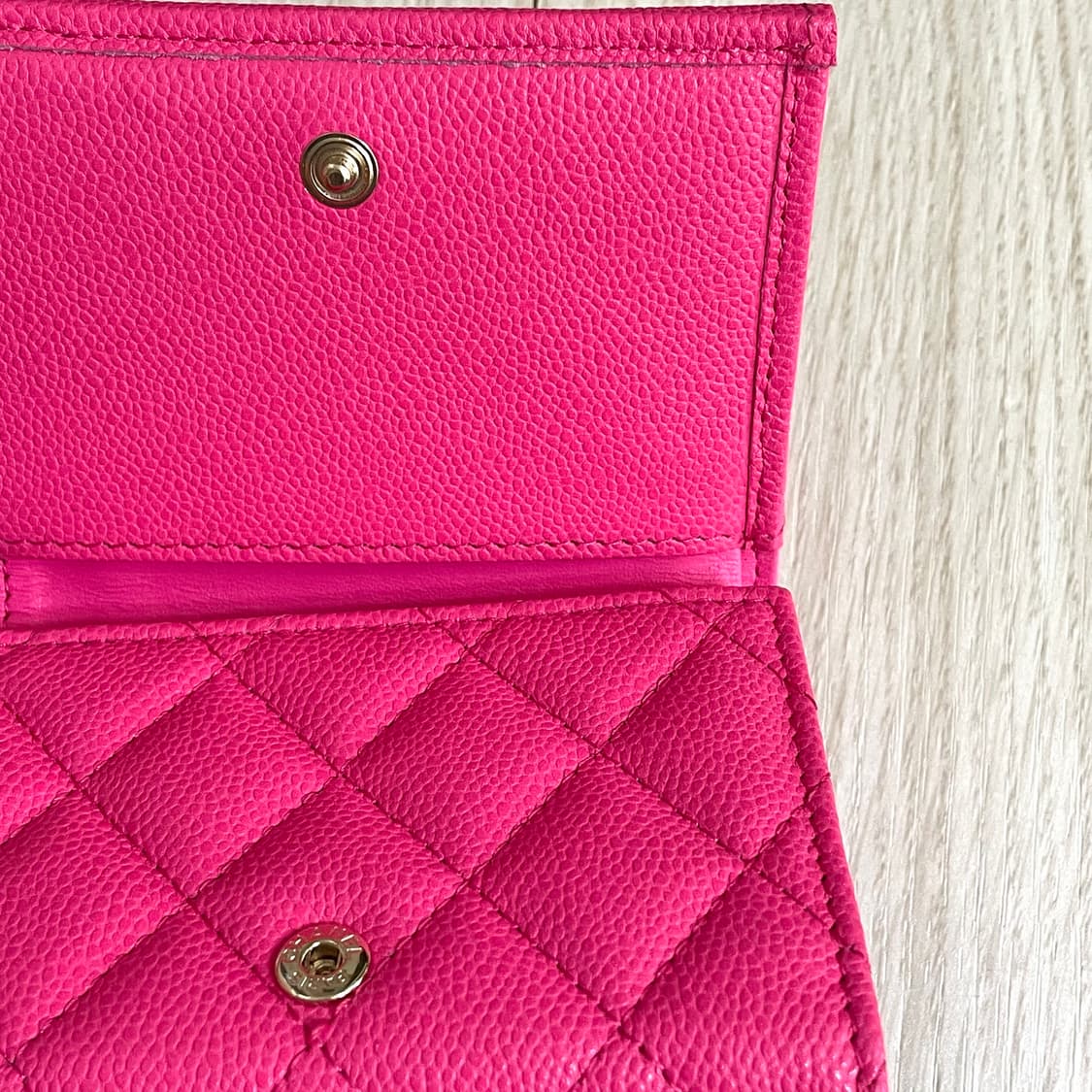 샤넬 클래식 캐비어 3단지갑 푸시아핑크 내장칩 새제품 상품이미지6