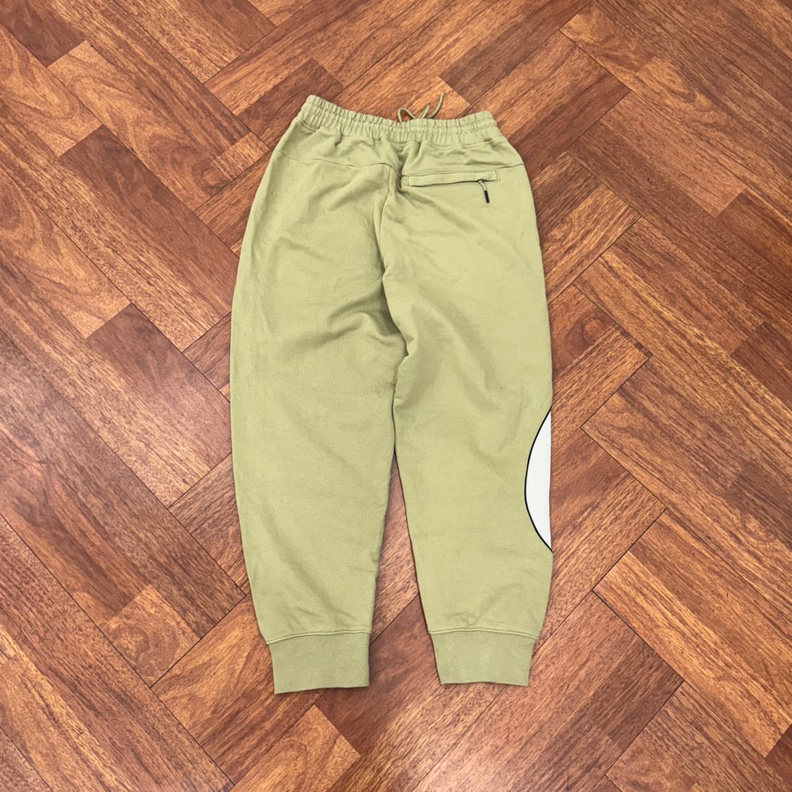 M(100) 나이키 빅로고 스우시 스웻 조거 팬츠  상품이미지2