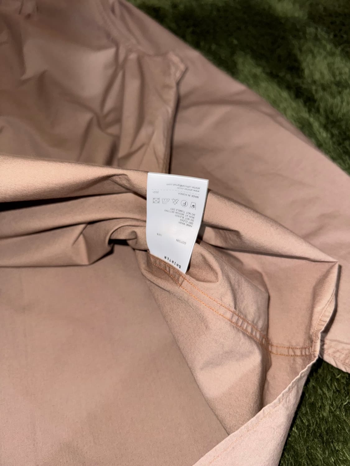 [L] SHIRTER 셔터 스티치 디테일 루즈 핏 셔츠 베이지 상품이미지6