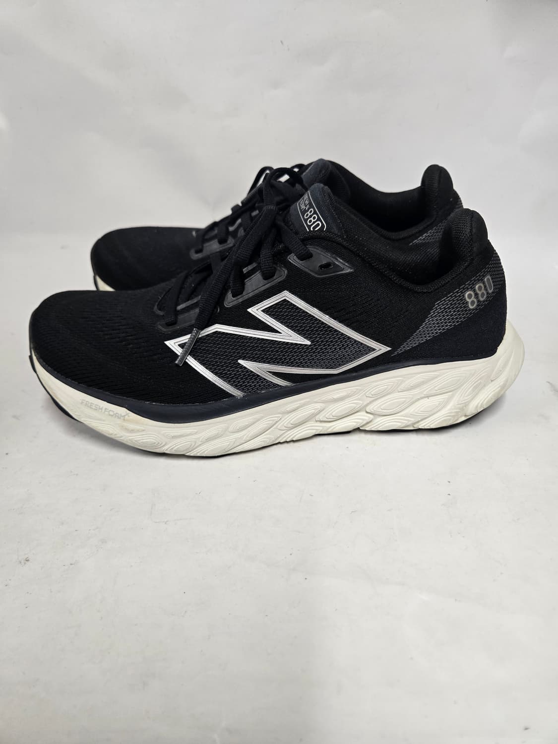 뉴발란스 Fresh Foam 880 러닝화 블랙 245 상품이미지3