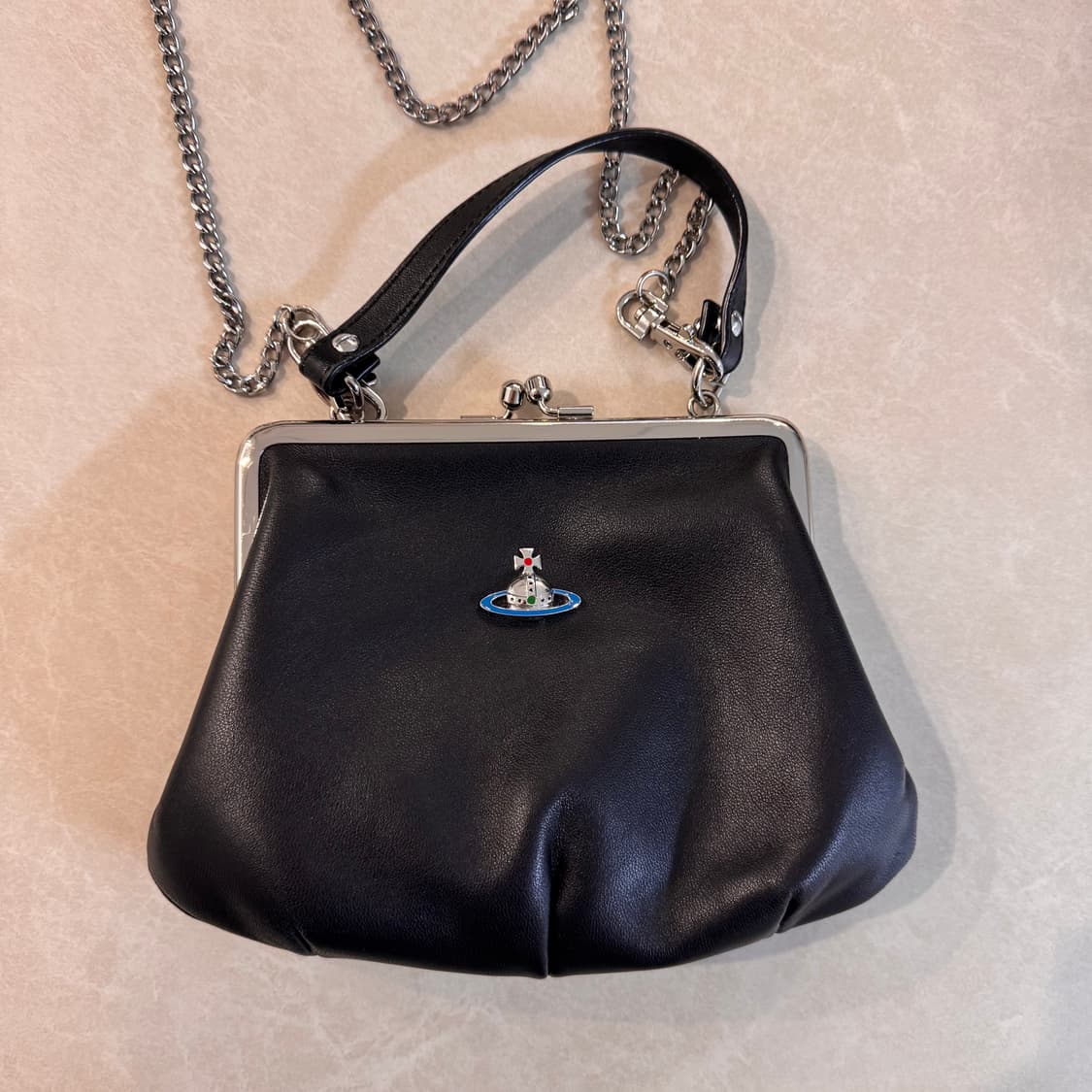 비비안웨스트우드 엠마 펄스백 상품이미지2