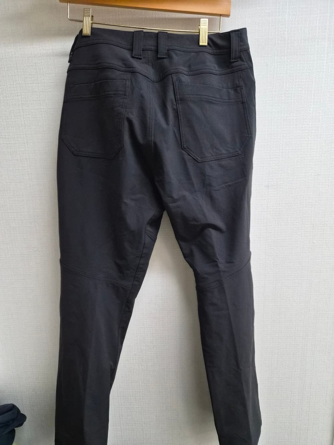 34) 마운틴하드웨어 기능성 바지 팝니다 상품이미지2