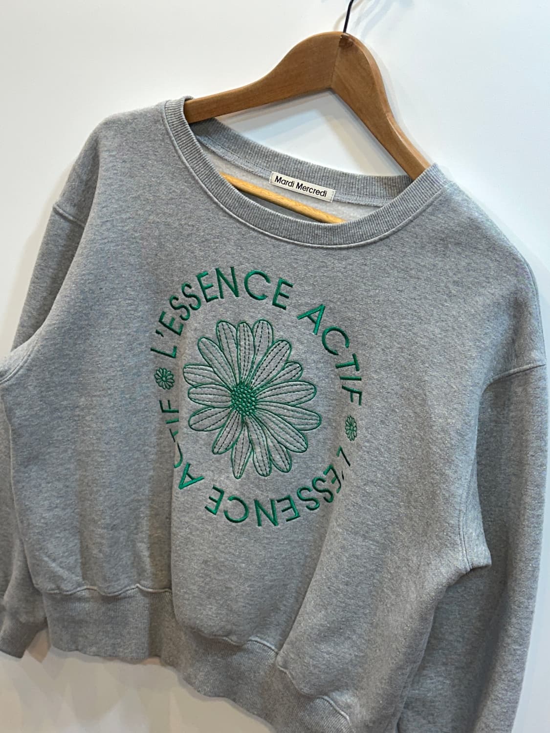 마르디메크르디 플라워 자수 맨투맨  상품이미지3