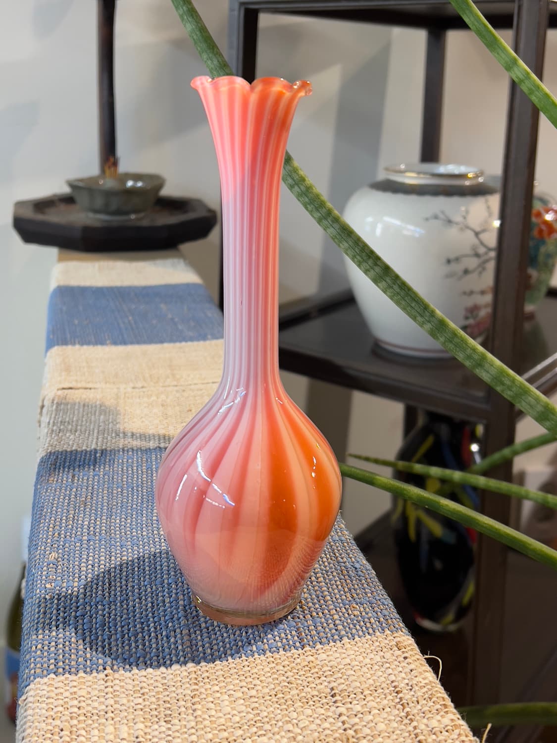 60s Czech pinkish-red Opalines Bud Vase 상품이미지2