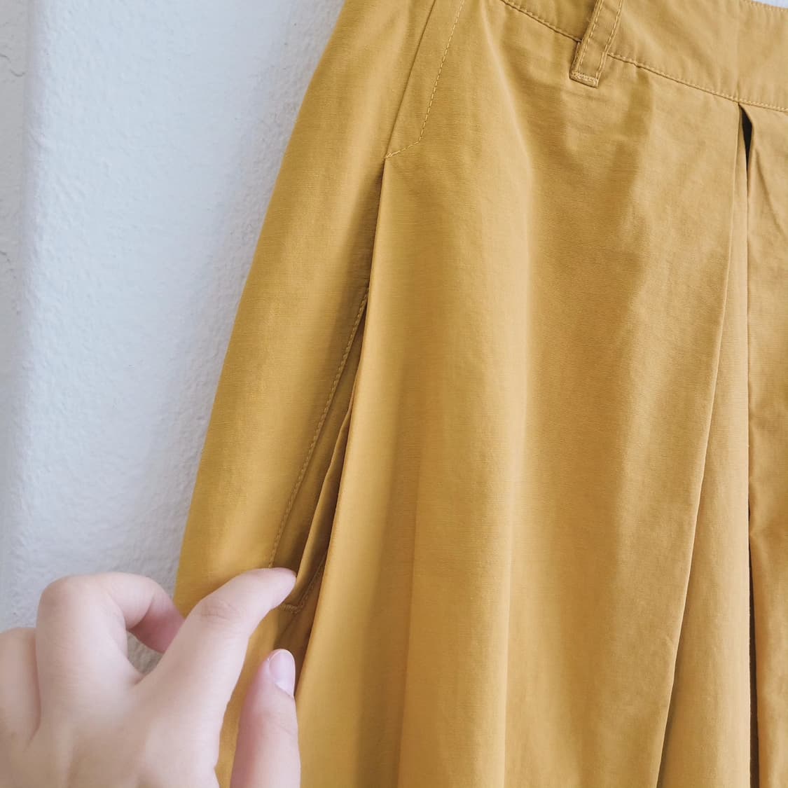 Milkfed 머스터드 핀턱 플레어 스커트 상품이미지4