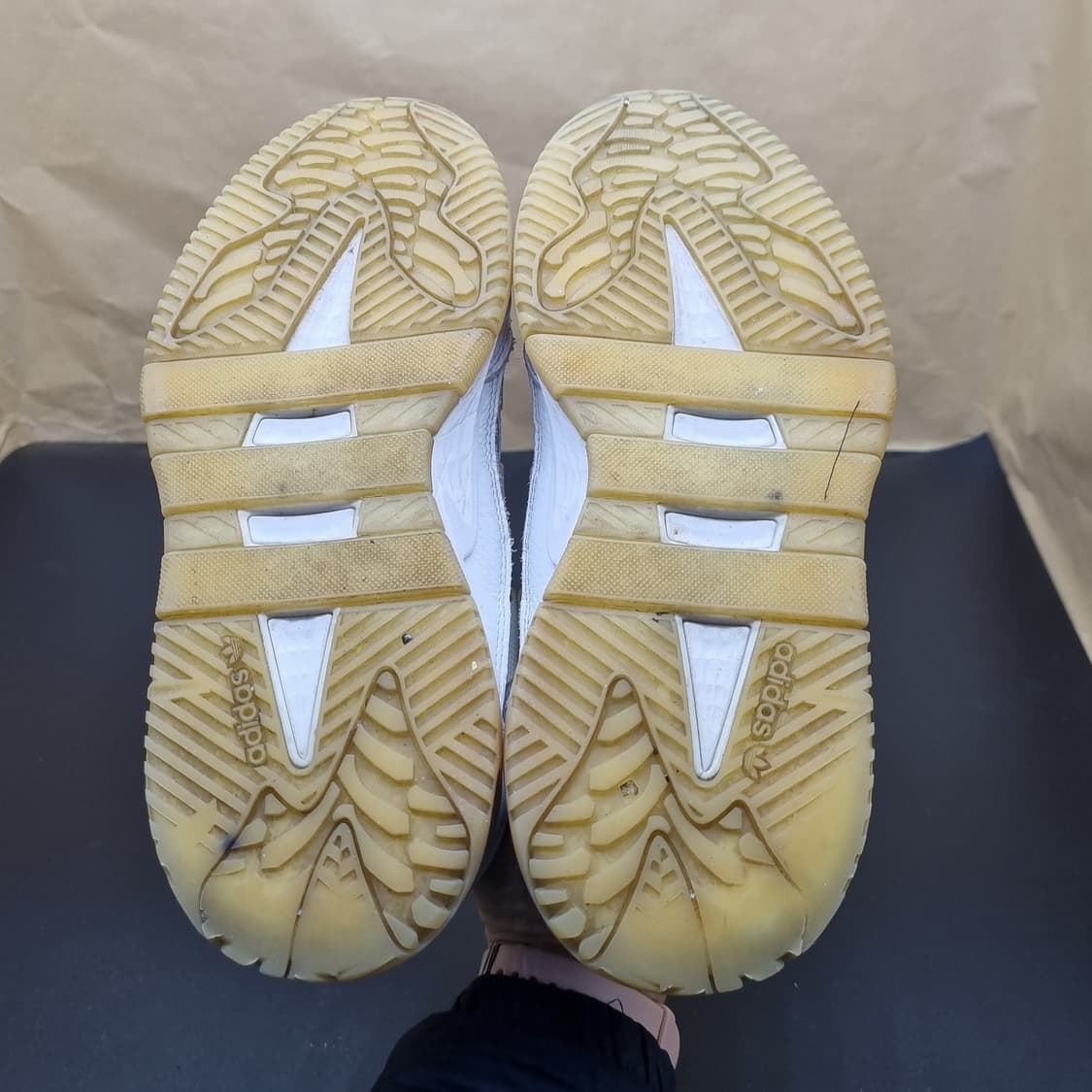 아디다스 나이트볼 화이트그레이 운동화230 상품이미지3