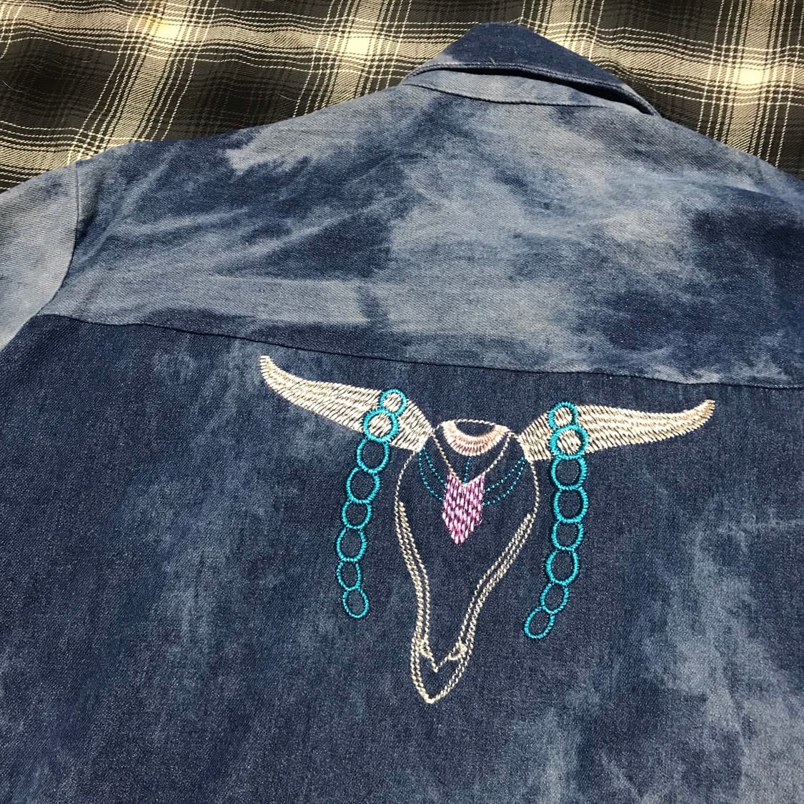 재팬 90s 나바호 자수 워싱 커스텀 메이드 데님 셔츠 상품이미지3