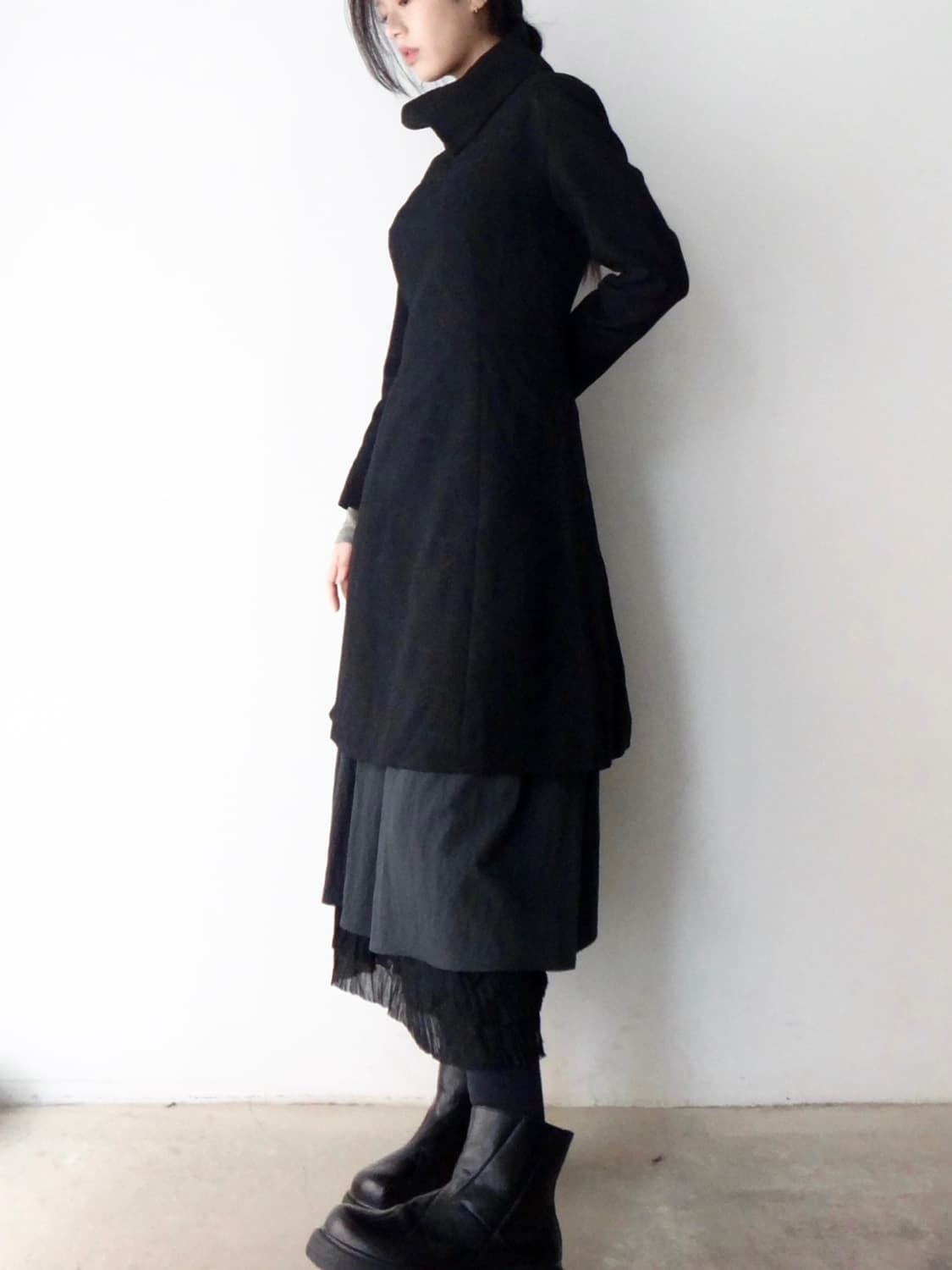 Circling pattern high neck ops / black 상품이미지8