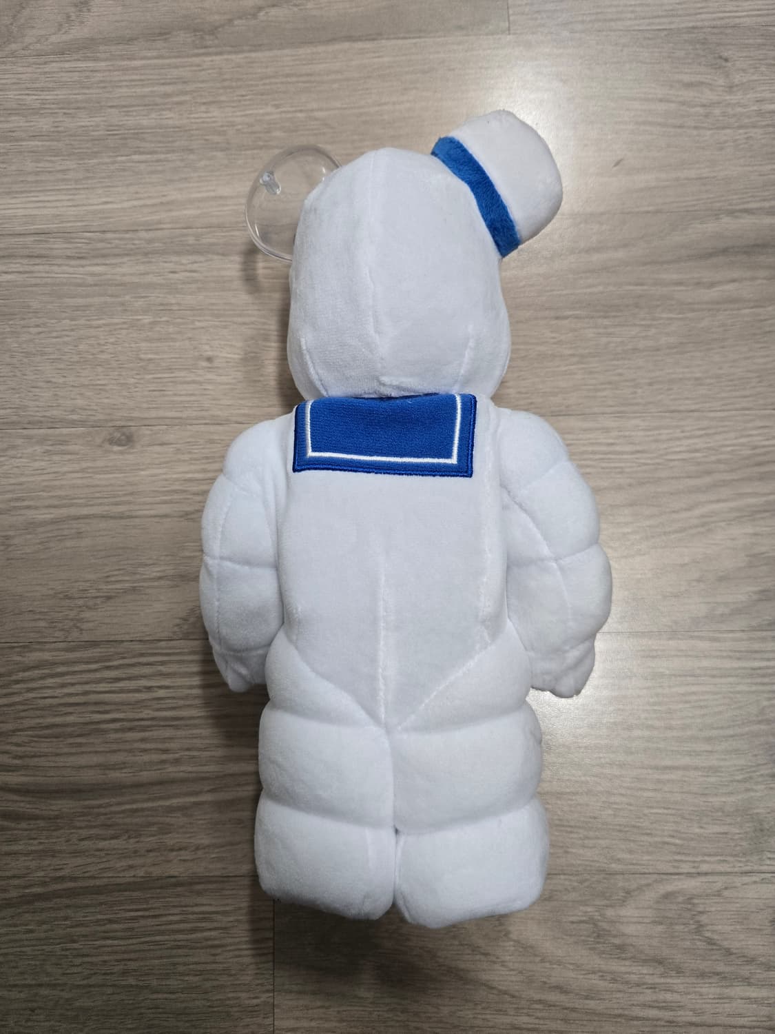 베어브릭 고스트버스터즈 스테이 퍼프트 마쉬멜로우 맨 코스튬 400% 상품이미지3