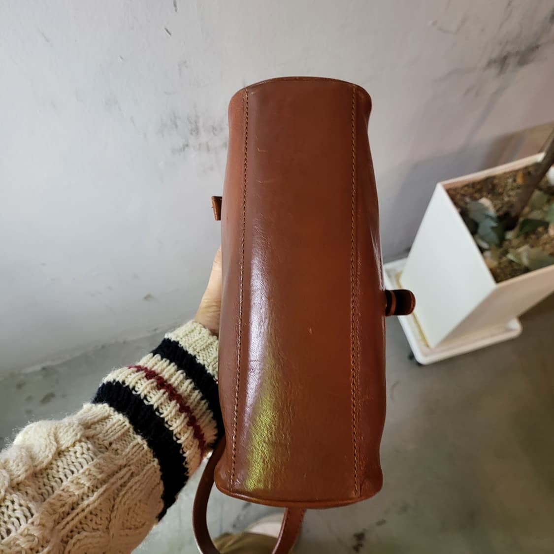 NICOLE 레더 크로스백 상품이미지7