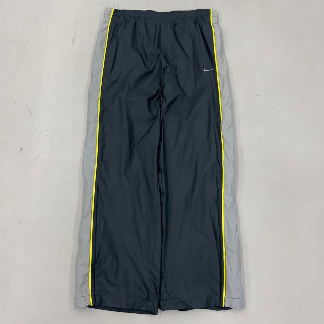나이키 00s 스우시 올드스쿨 와이드 바람막이 트랙팬츠 상품이미지2