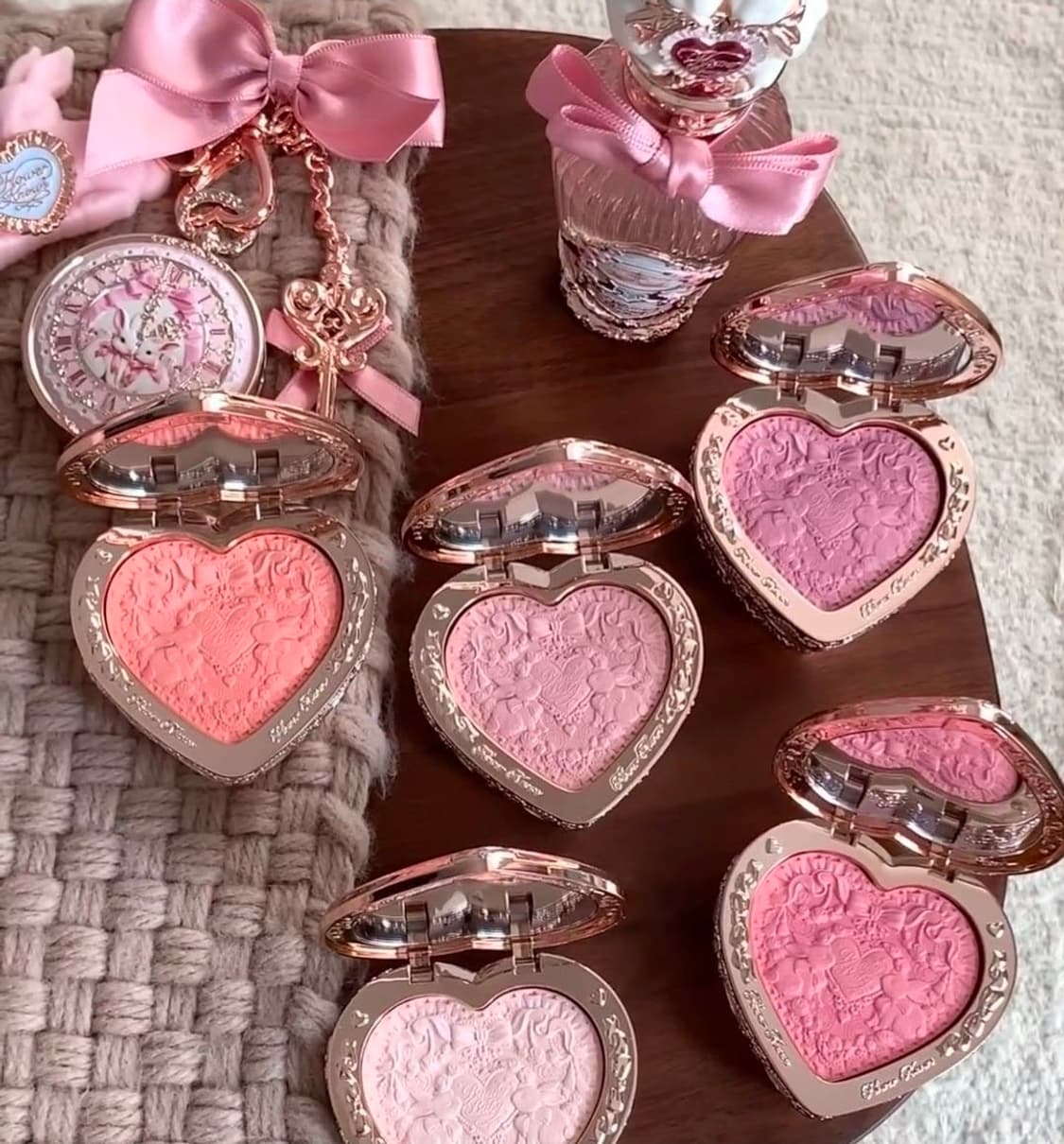 미개봉새상품) 플라워노즈 버니가든 컬렉션 엠보싱 블러셔 5호 상품이미지1