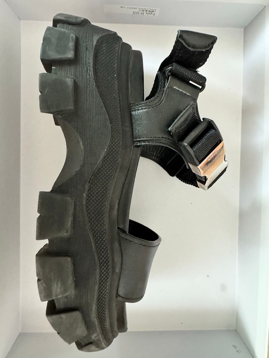 프라다 블랙 플랫폼 샌들 상품이미지2