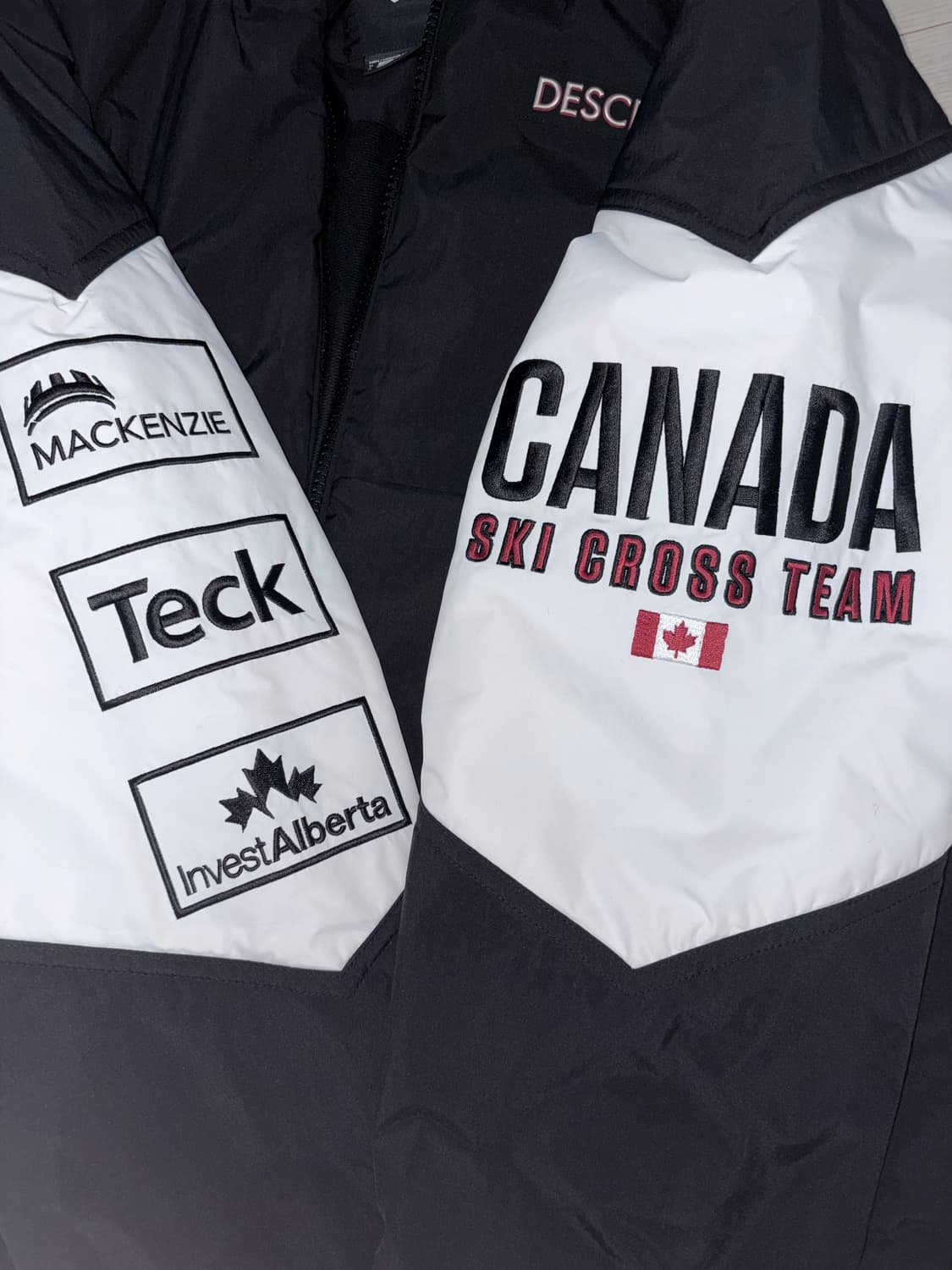 데상트 경량패딩 상품이미지2