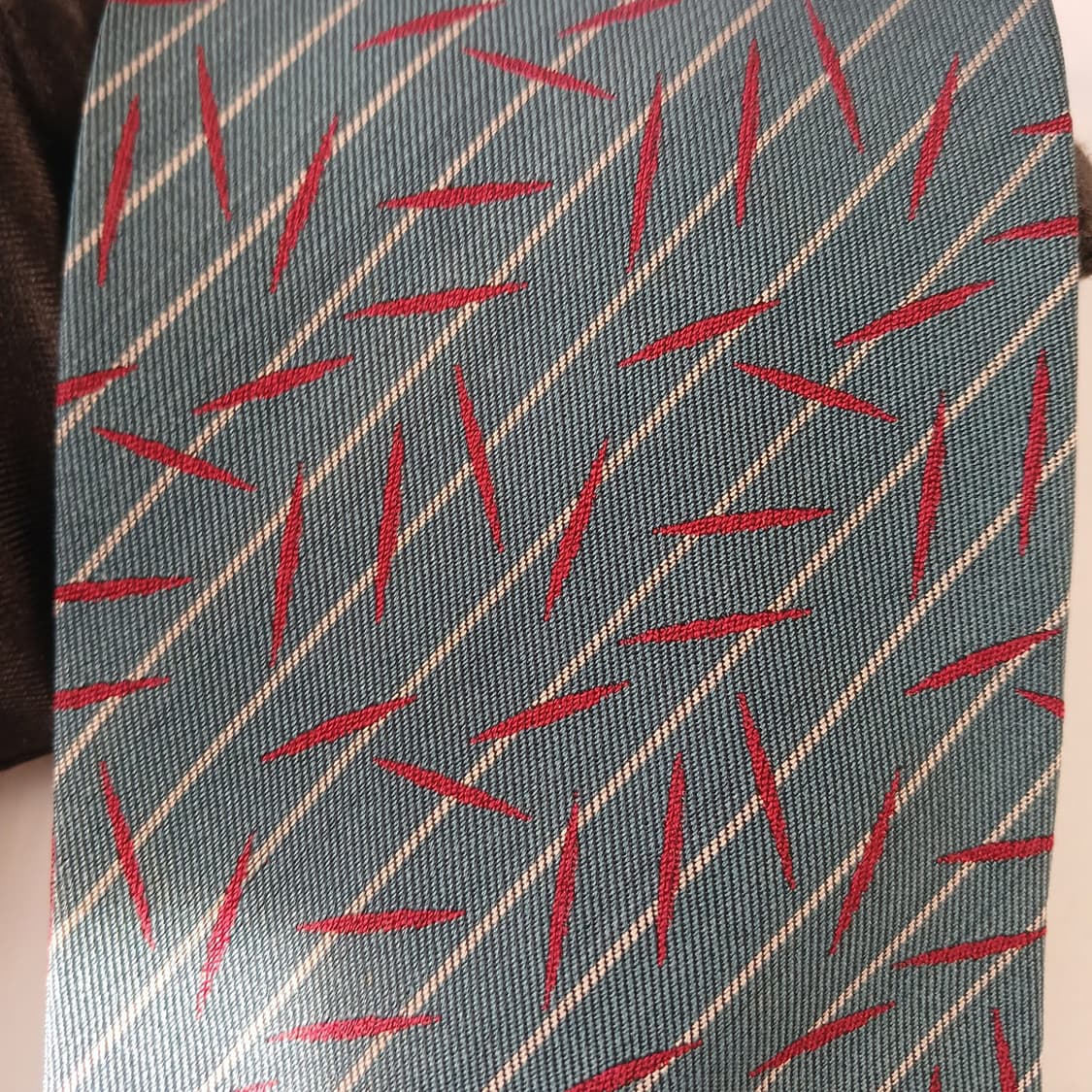 조르지오 아르마니 실크 스트라이프 넥타이 10cm A+등급 A19610
 상품이미지9