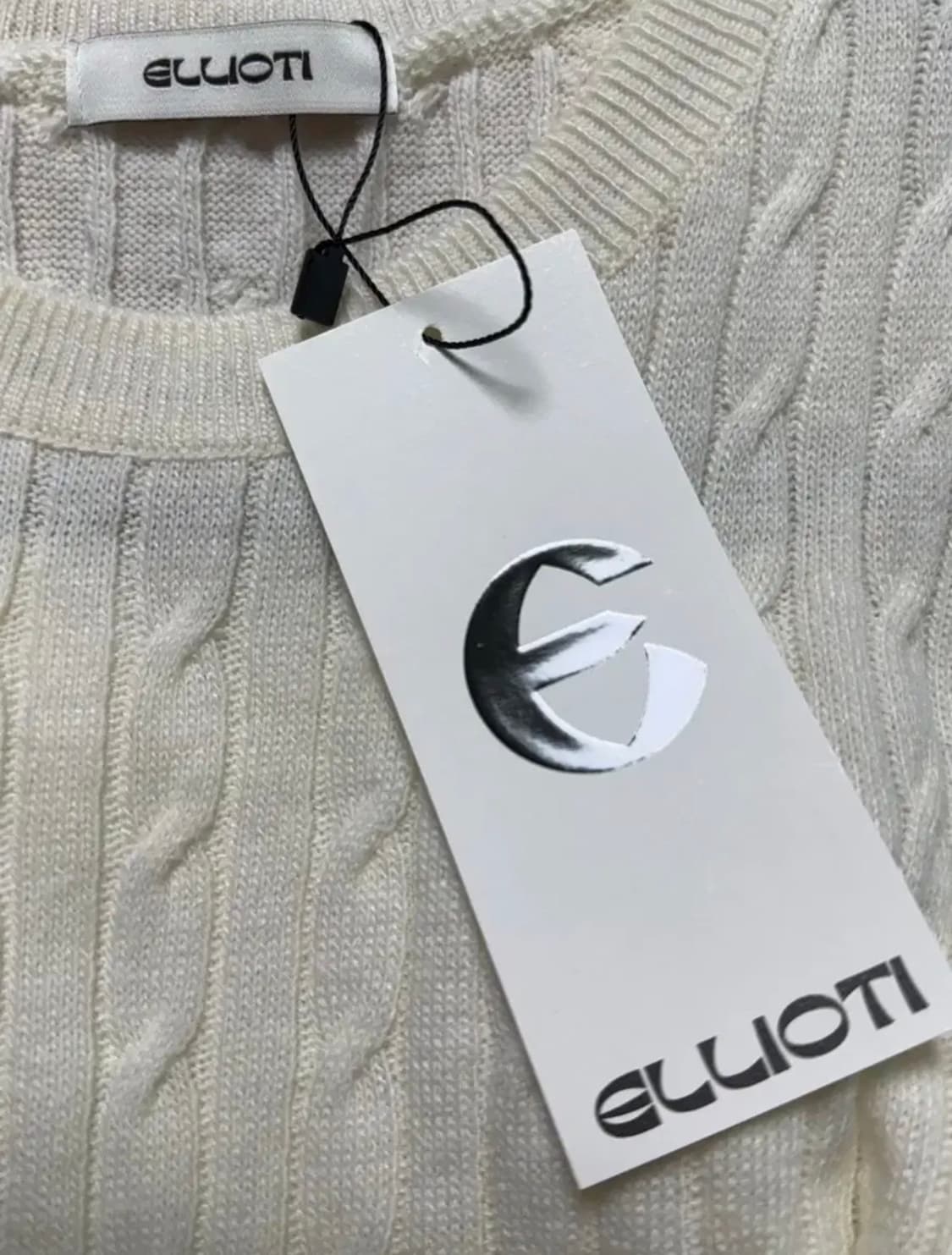 엘리오티 케이블 반팔 니트 아이보리 새상품 상품이미지3