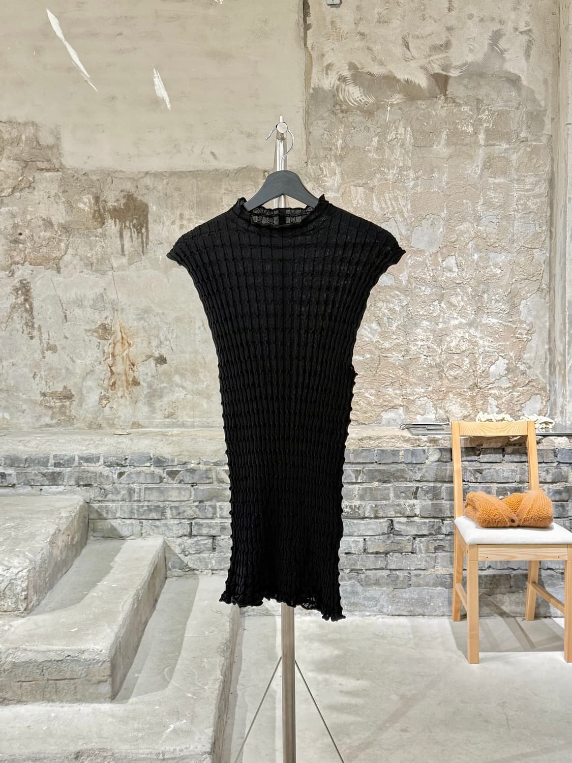 루스 블랙 리나 텍스쳐 미니 원피스 상품이미지1