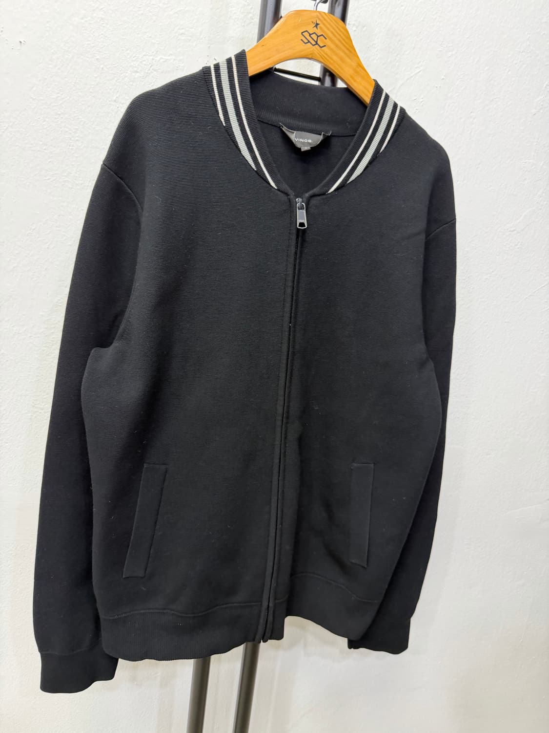 정품) VINCE 빈스 블랙 집업 S 상품이미지2