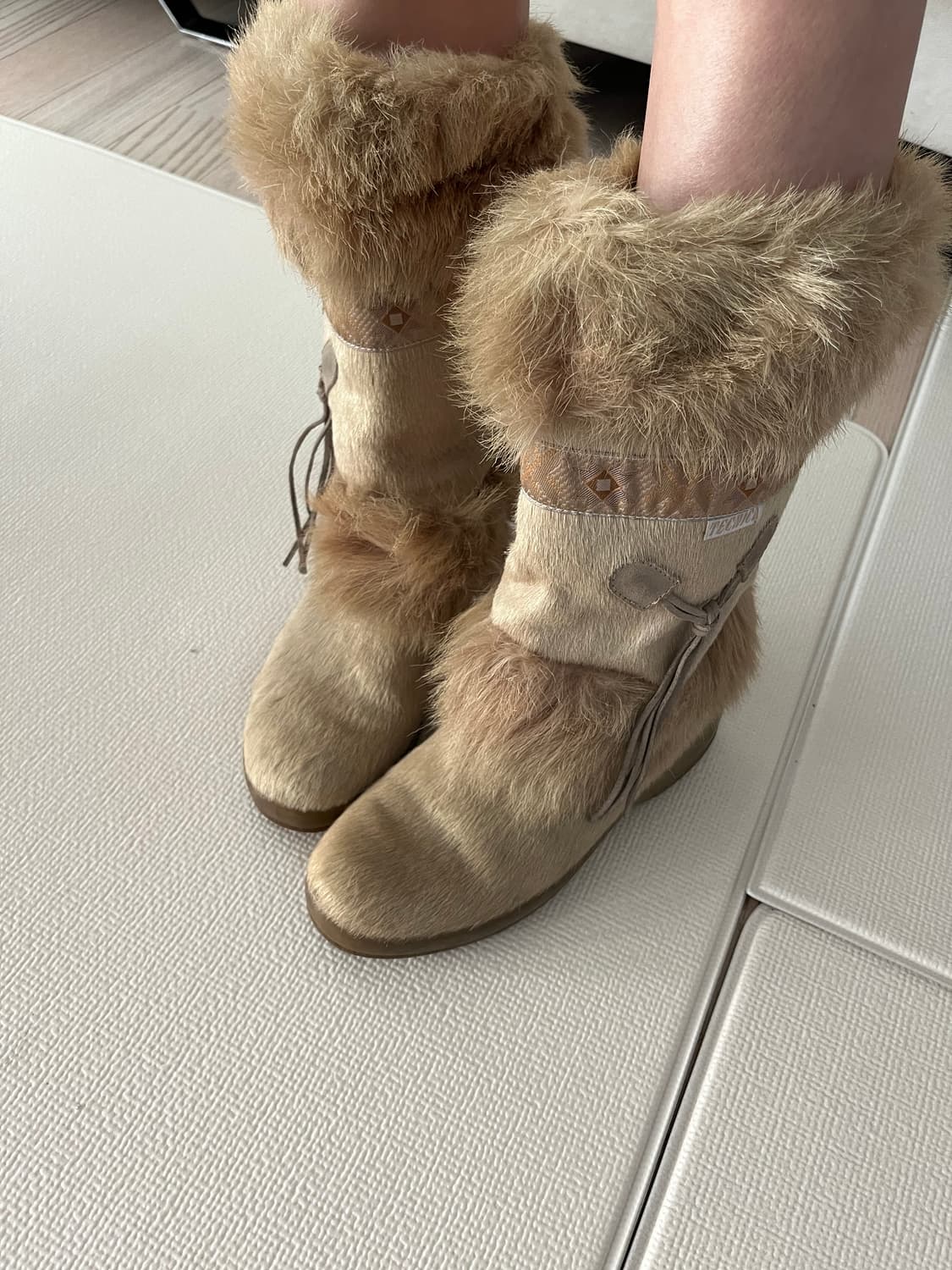 이태리 브랜드 테크니카 사의 염소가죽 털부츠 상품이미지2