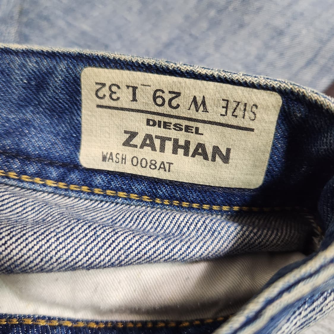 H602 [29] 디젤 ZATHAN 부츠컷 청바지
 상품이미지8