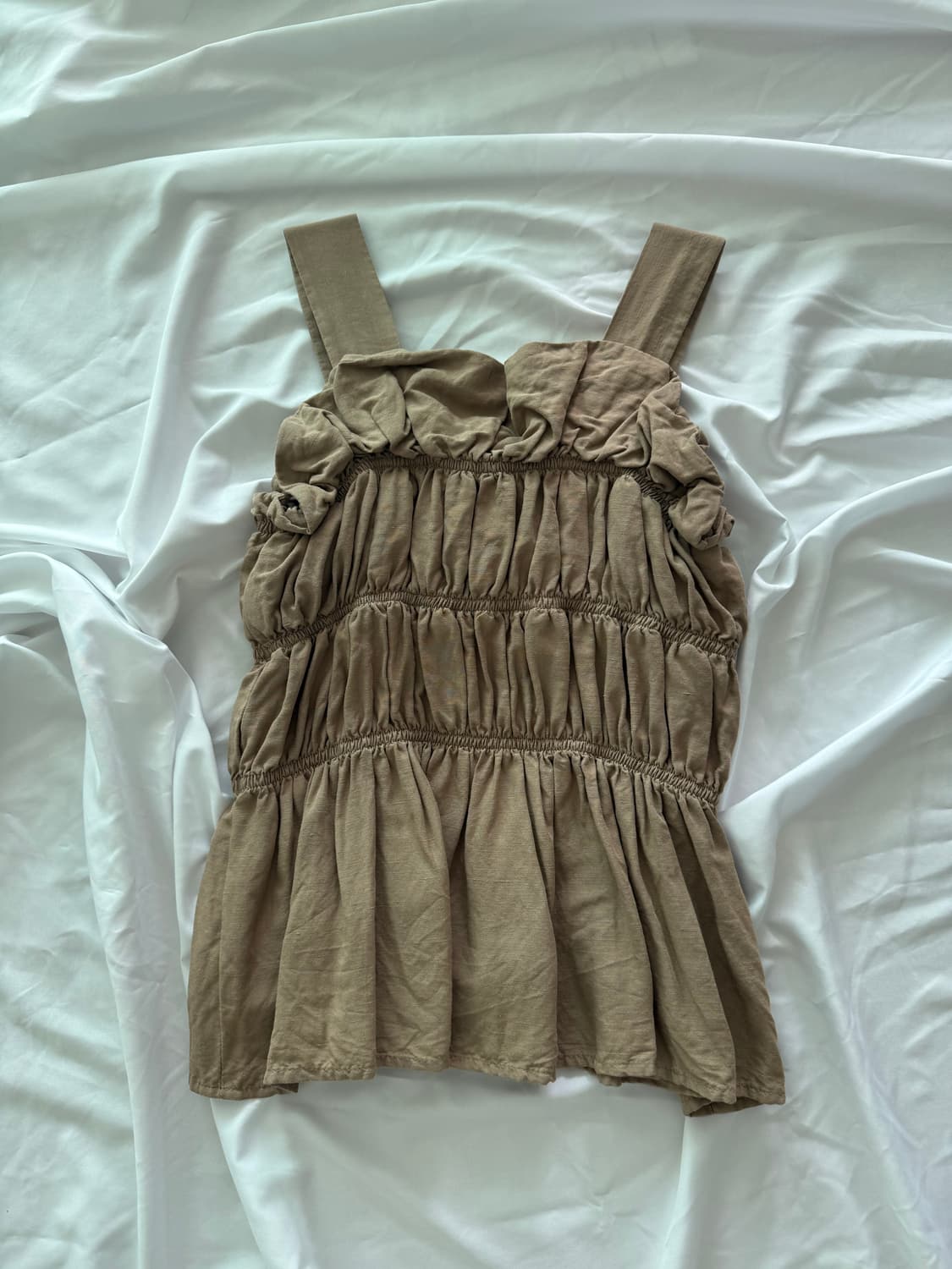 에콘 러플 슬리브리스 탑 카멜 상품이미지6