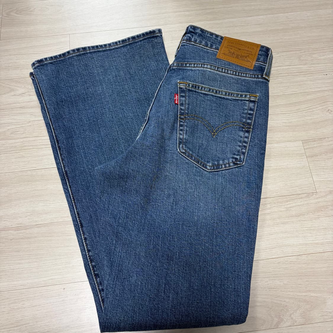 [새상품] 리바이스 726 하이라이즈 플레어 진 27 상품이미지4