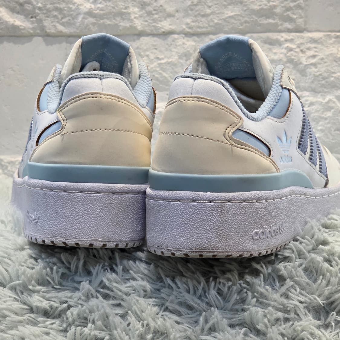 2a-8아디다스 포럼 볼드 로우 화이트 스카이블루 245mm-상태굿 상품이미지3
