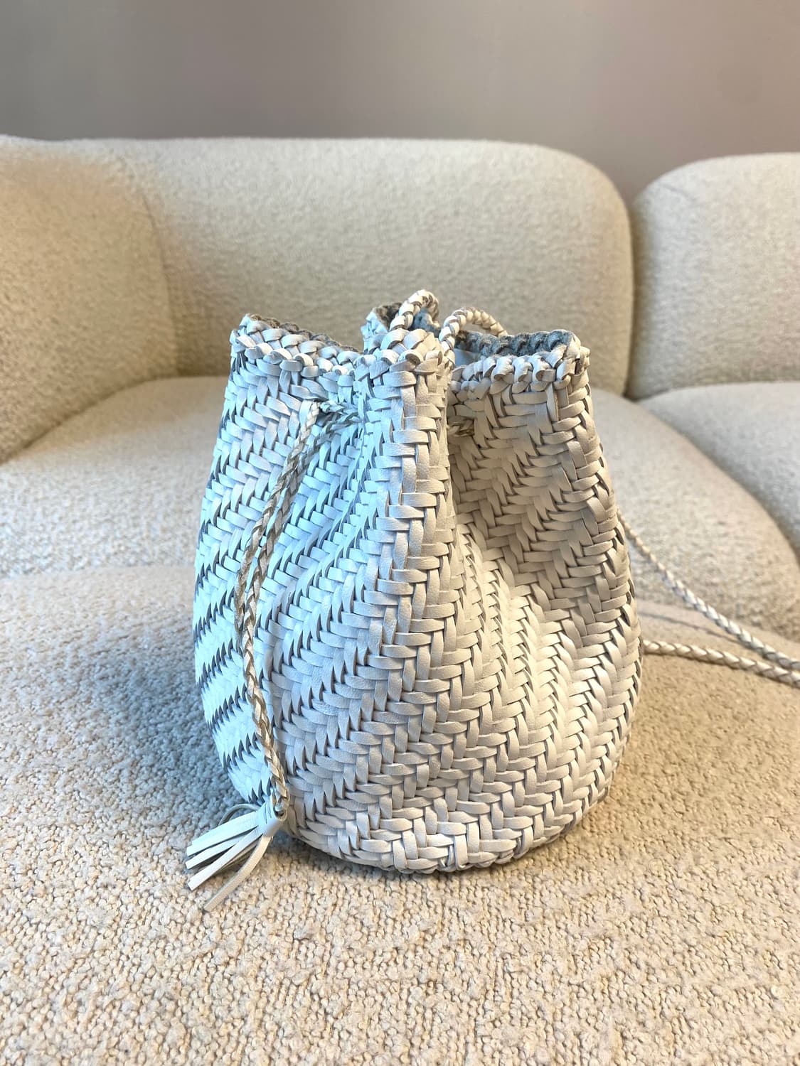 드래곤디퓨전 폼폼백 화이트 상품이미지1