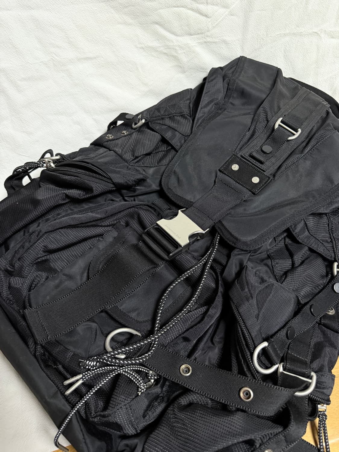 앤더슨벨 테크니컬 베를린 백팩 블랙 상품이미지4