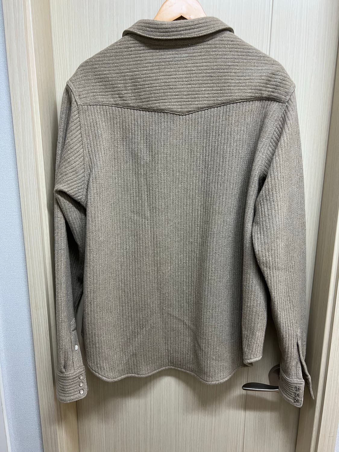 ABELIAEDOWARDGOUCHA EASTER SHIRT(beige) 상품이미지2